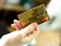 MasterCard повышает комиссии по трансграничным операциям